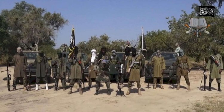 Nigeria, jihadists take hundreds of civilians hostage