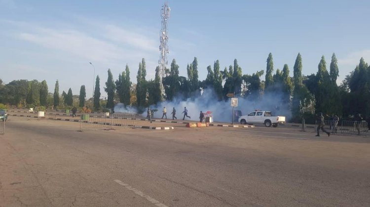 Four reportedly arrested as police attack peaceful protesters in Abuja
