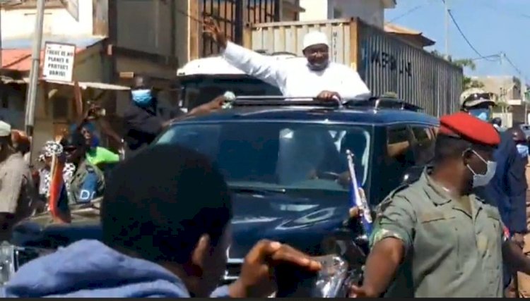 Fanfare As President Barrow Emerges Out Of State House To Begin Huge Tour Of The Nation