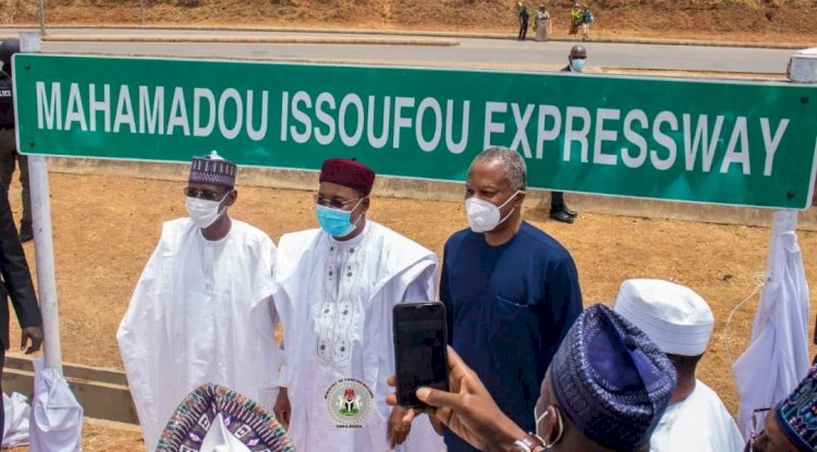 Buhari Names Road After President Of Niger Republic
