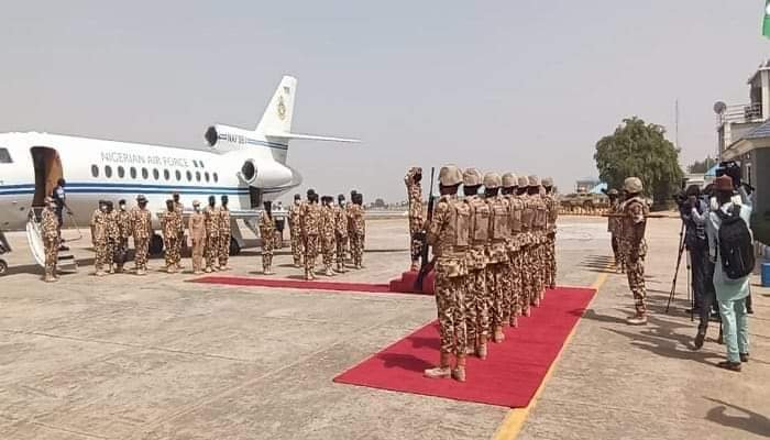 Defence minister, service chiefs storm Maiduguri amidst renewed insurgent attacks