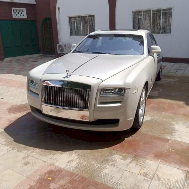 This is the Rolls Royce 2021 Model, worth N200 million naira donated to the emir of kano, Alhaji Aminu Ado Bayero by Alhaji Abdulsamad Isiyaka Rabiu, President of  BUA Groups.