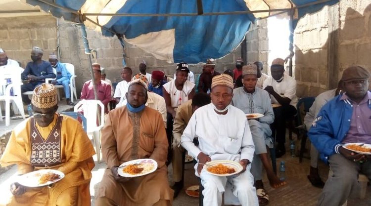 Muslims Attend Christmas Service In Zaria, Present Gift