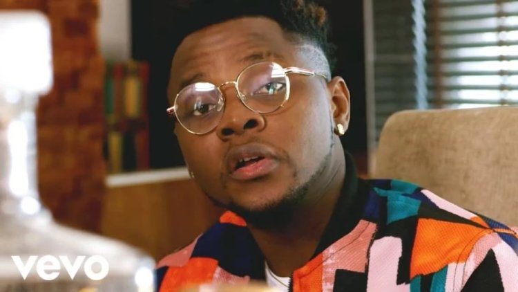 Kizz Daniel Apologises For Refusing Flowers From Zambian Fan