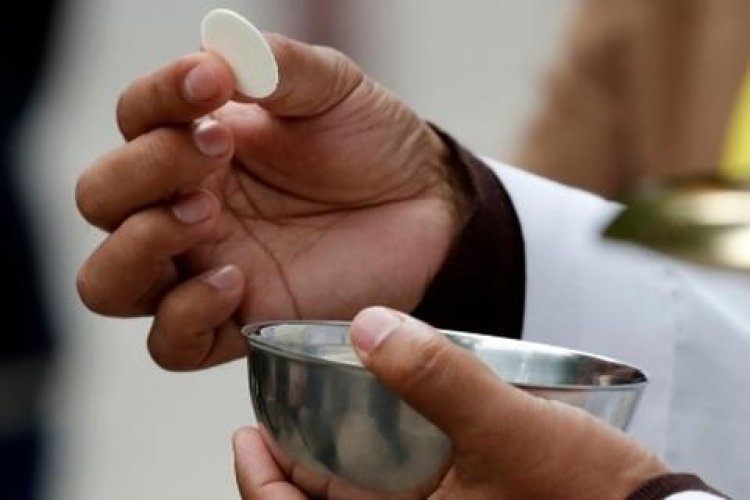 Easter holy communion is compulsory for all christians cleric