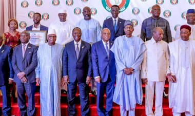 Ecowas Authority Of Heads Of State Chairman And Niger President Mahamadou Issoufou Calls For Mali Junta’s Cooperation