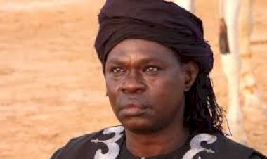 Daande Lenol’s vocal lead Baaba Maal is making his second visit to Podorun in the space of a week.