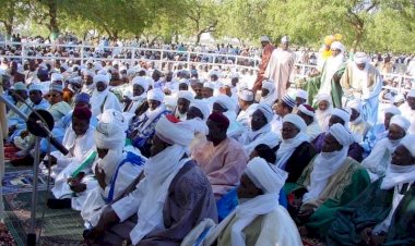 ON MAKING A SINGLE AUDIBLE SALAAM WHEN COMPLETING THE PRAYERS