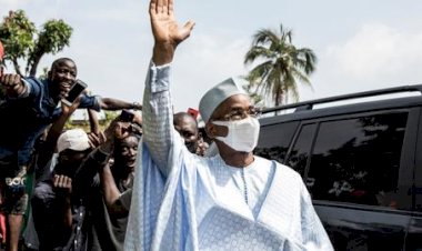 Guinea: Cellou Dalein Diallo"winner" this double-edged knife