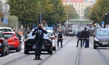Knife Attack In French City Nice Leaves Three Dead, Several Hurt – Al Jazeera