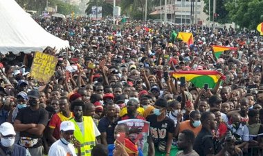 Demonstration of support: The Guineans of Dakar fill the Place de la Nation (photos)