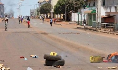 Guinea: Conakry, arrested following the appeal of the leader of the UFDG to contest the confirmation of the constitutional court of the victory of Alpha Condé, All income-generating activities are blocked.