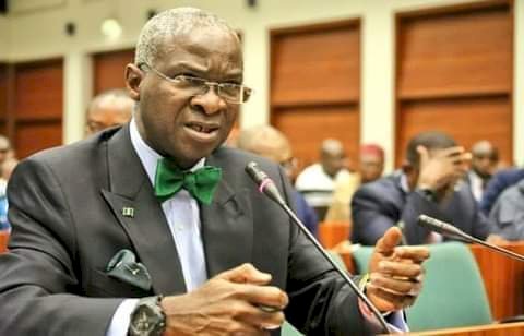 BREAKING: FG owes 3,504 contractors, Fashola tells National Assembly