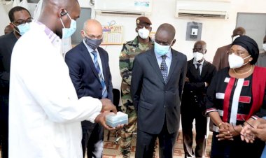 Covid-19 in Mali: Prime Minister Moctar Ann goes to the front