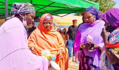 Borno Governor's wife, Habiba Zulum Donates 200 Blankets, as she launches APWEN's IDPs relief package