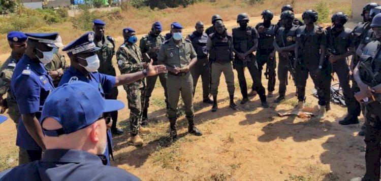 Senegal / USA: Formation of two Senegalese Police Units by the Americans.