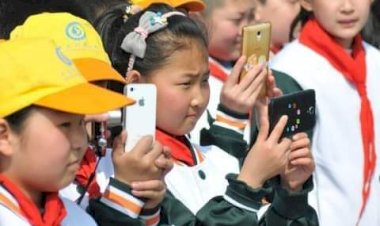 China bans use of mobile phones at classrooms over rising addiction among pupils