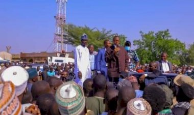 Zulum returns to Dikwa after second attack, joins Friday prayers, tells residents Buhari has given assurance 