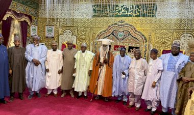 Ganduje Leads Tinubu To Emir Of Kano’s Palace
