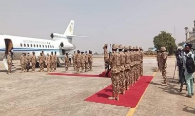 Defence minister, service chiefs storm Maiduguri amidst renewed insurgent attacks