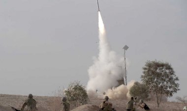 Israel fires missiles into Syria