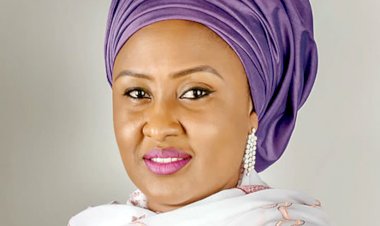 AISHA BUHARI DONATES FOOD ITEMS TO IDPS IN NIGER STATE