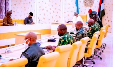 Buhari, Security Chiefs Meet After Robbery Attempt In Aso Rock