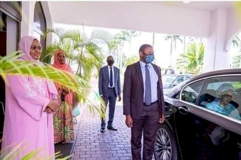 IN PICS: Aisha Buhari Hosts Gambian First Lady At Yusuf's Wedding