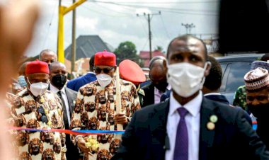 PHOTOS: Crowd of Imo Citizens Welcome Buhari To Imo