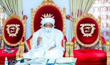 PRESIDENT BUHARI SALUTES EMIR OF ZURU, SANI SAMI AT 78  