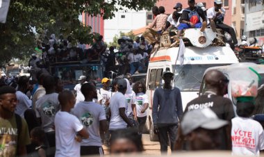 Foni shows love to President Barrow as over 40 gele geles convey APRC supporters to his nomination