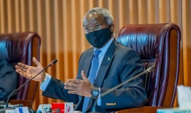 Fashola: I Don’t Envy Those Who Aspire To Lead Nigeria