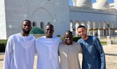 IN PICS: Chelsea players, Antonio Rudiger, Malang Sarr, N'Golo Kanté and Hakim Ziyech, performs Jumma'at Prayer at Sheikh Zayed Mosque in Abu Dhabi, United Arab Emirates.