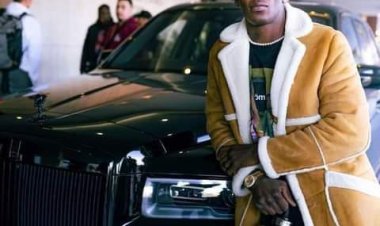 UFC: Nigeria’s Israel Adesanya Retains Title After Beating Robert Whittaker