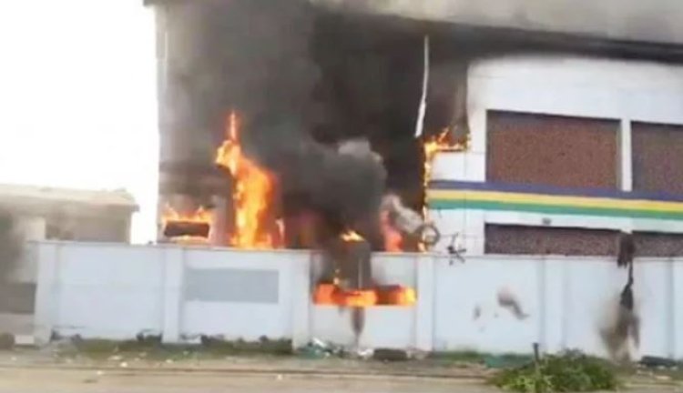 BREAKING: Gunmen Bomb Imo Police Station, Kill Two Cops