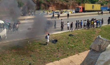 Youths Block Lagos-Ibadan Expressway, Demand Better Nigeria