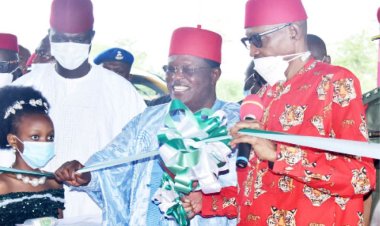 Buhari Visits Ebonyi Amid Tight Security, Inaugurates Projects