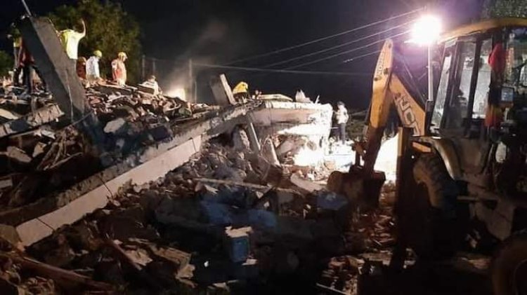 BREAKING: A storey Building Collapsed In Bukuru, Near Jos, Plateau State, Sunday Night 