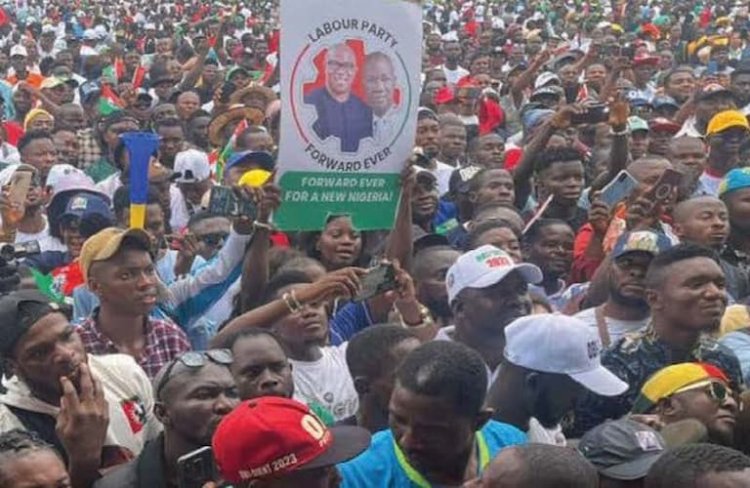 VIDEO: ‘Obidients’ Groove To Hausa Song For Peter Obi During March In Abuja