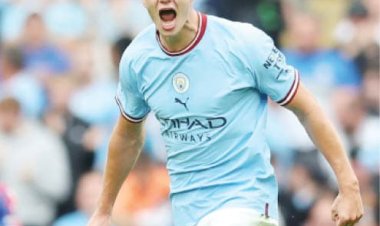 Haaland Late Show Sends Manchester City Top
