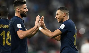 Giroud, Mbappe Take Ruthless France Into World Cup Quarter-Finals