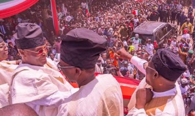 2023: Mammoth crowd receive Atiku Abubakar in Adamawa