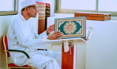Buhari joins Muslim faithful as 2023 Qur’anic recitation closes at State House Mosque